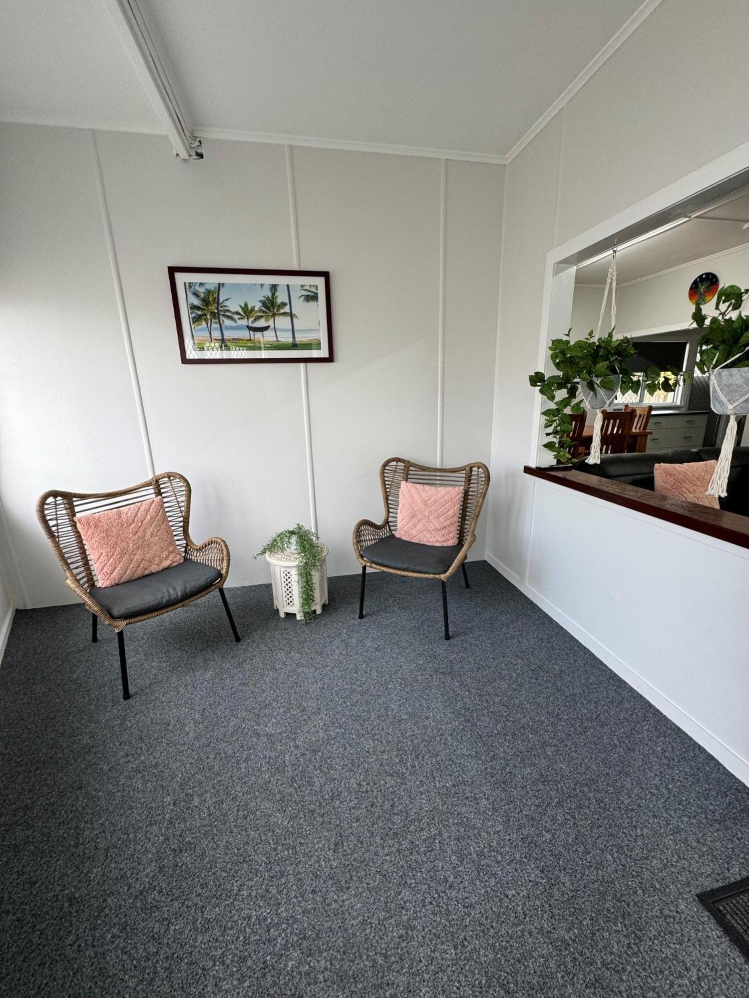 Essex Court - Beach House Motel Townsville Exterior foto